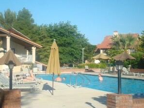 Ulkouima-allas, lämmitetty uima-allas