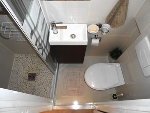 Shower, hair dryer, towels, soap - Romantic  studio in the centre of Nice (Nice)