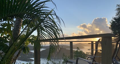 Romantic, Private 1 Br Getaway With Pool And Stunning Views