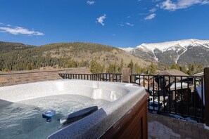 Outdoor spa tub - Retreat at Union Creek II: Easy Walk to Lift, Hot Tub, Foosball, Shuttle (Copper Mountain)