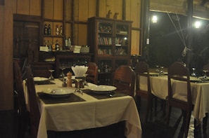 Breakfast, lunch and dinner served - Nong Kiau Riverside (Nong Khiaw)
