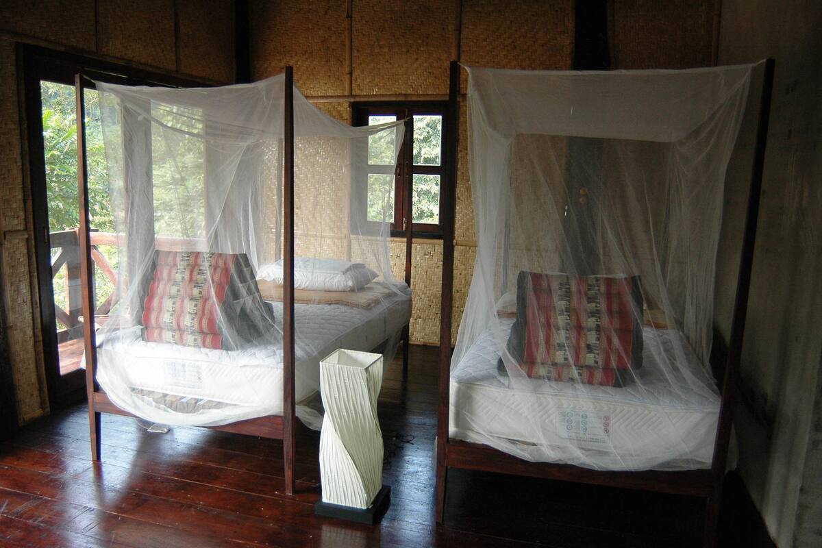 Room | In-room safe, rollaway beds (surcharge), WiFi (free)