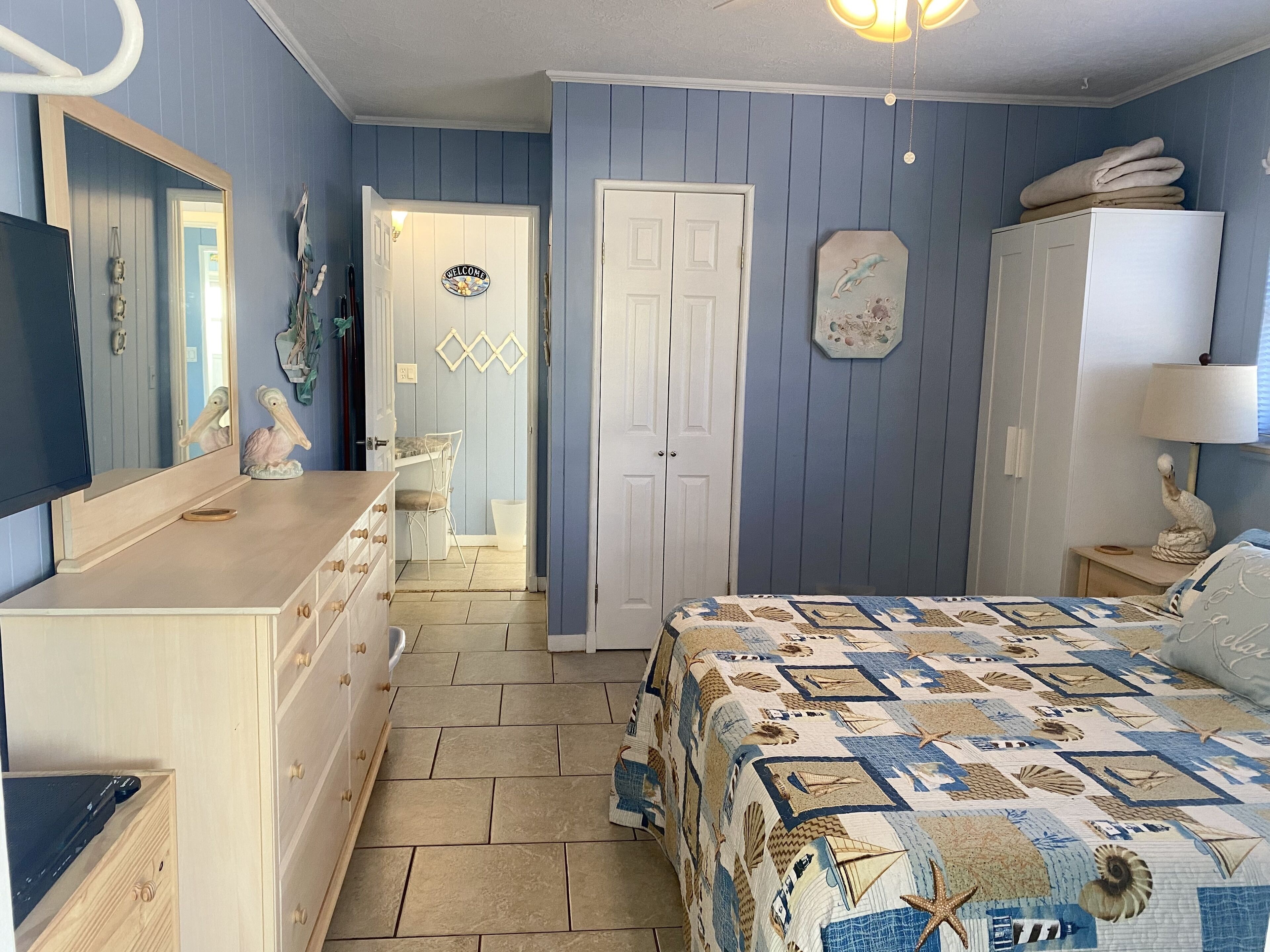 1 slaapkamer, een strijkplank/strijkijzer, gratis wifi, beddengoed