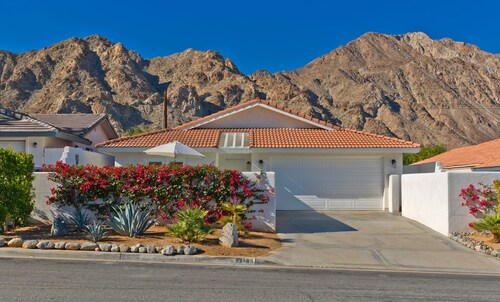 DESERT HOUSE- Pool, Mountain Views, Nr. Hiking Biking trails. 3BR-2Bath. #064535