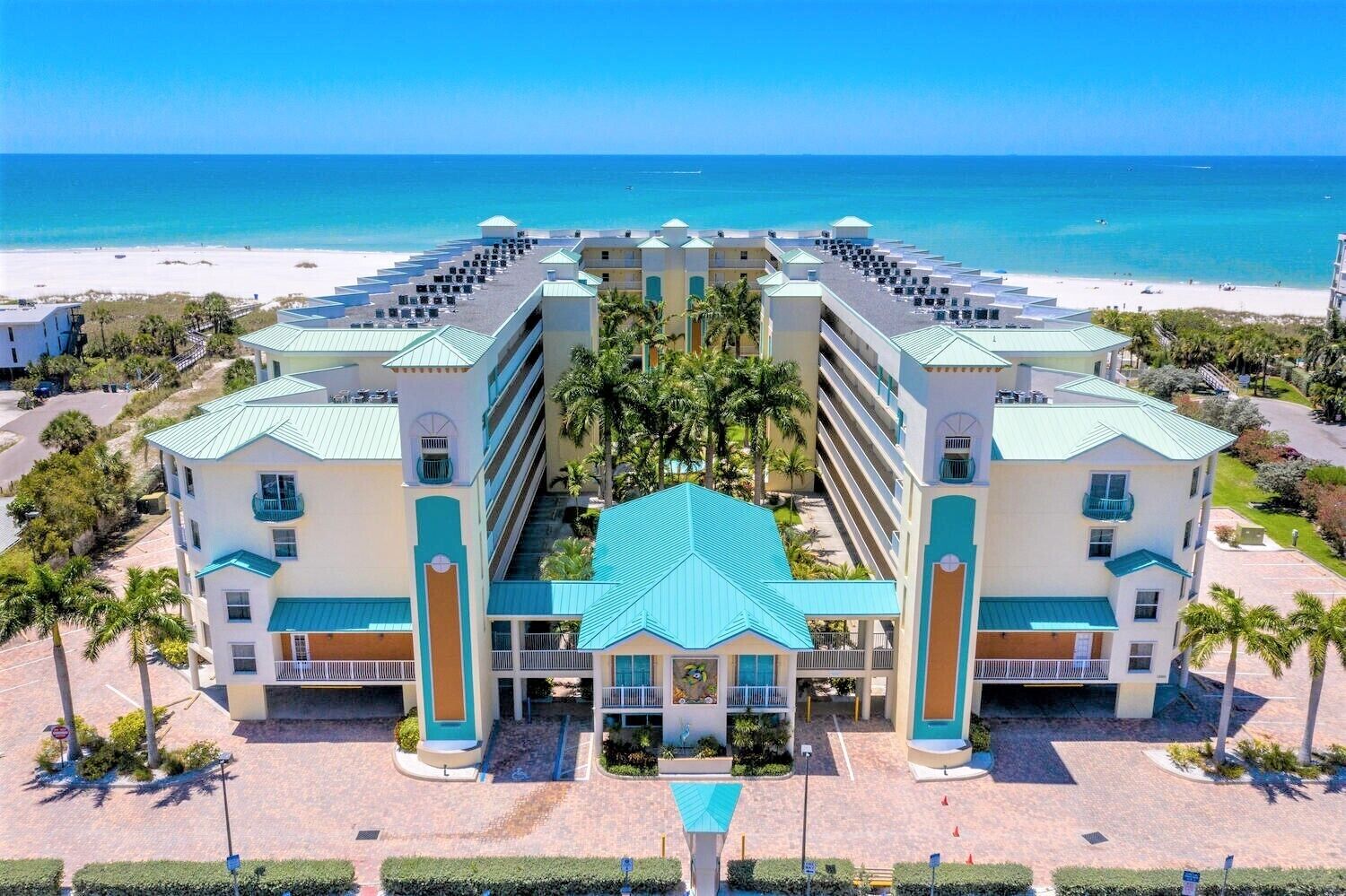 Beautiful Gulf/Water Front complex and Condo