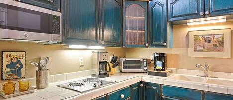 Fridge, microwave, stovetop, dishwasher