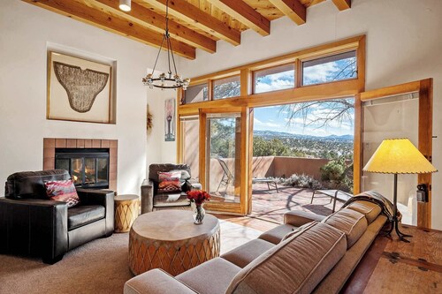 Acoma - Close to Santa Fe Opera and Four Seasons