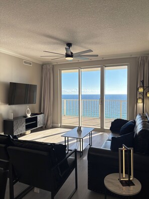 Smart TV, Netflix, Hulu, books