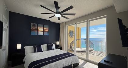 Modern Fully Remodeled Gulf Front, Huge Balcony, Free Beach service, Beachfront!