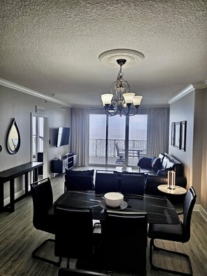 Smart TV, Netflix, Hulu, books