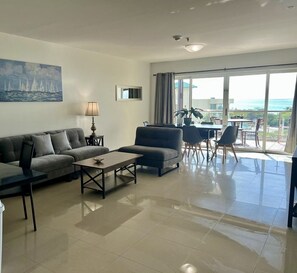 Télévision LCD, baby-foot