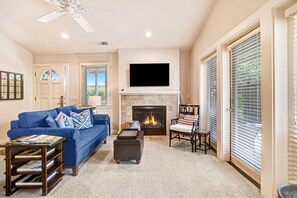 TV, fireplace