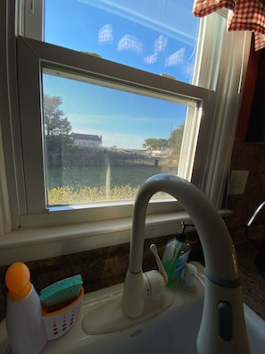 View from property - Fenced lot,dog friendly, strong WIFI, beach view, fire pit, budget, best memory (Lower Township)