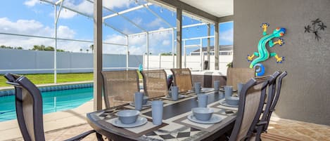 Outdoor dining