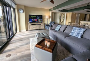 Smart TV, DVD player, books, stereo