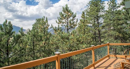 Pine Cone Cabin., Mtn Views, a pie de la ciudad, ubicación privada, bañera de hidromasaje, madera FP