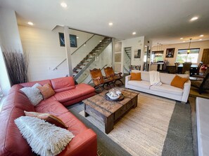 Smart-TV, peis, videospill og DVD-spiller