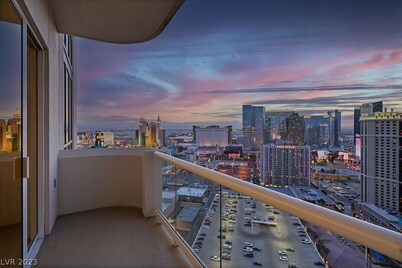 MGM Signature Penthouse justo en el Strip de Las Vegas con vista, balcón, piscina, jacuzzi