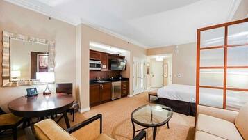 1 dormitorio, escritorio, tabla de planchar con plancha y wifi gratis