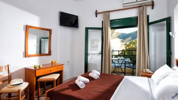 2 bedrooms, in-room safe, iron/ironing board, free WiFi