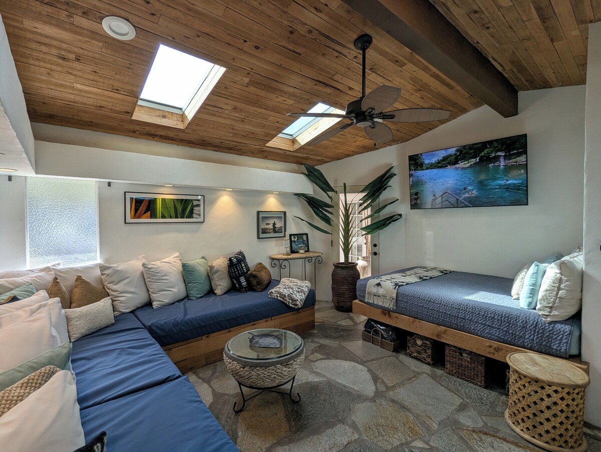 Photo 91 of Glass Treehouse WINTER EXOTIC--KAYAK-SUP/Bike/Hike/POOL-LAKE-RIVER-GARDENS-FOOD