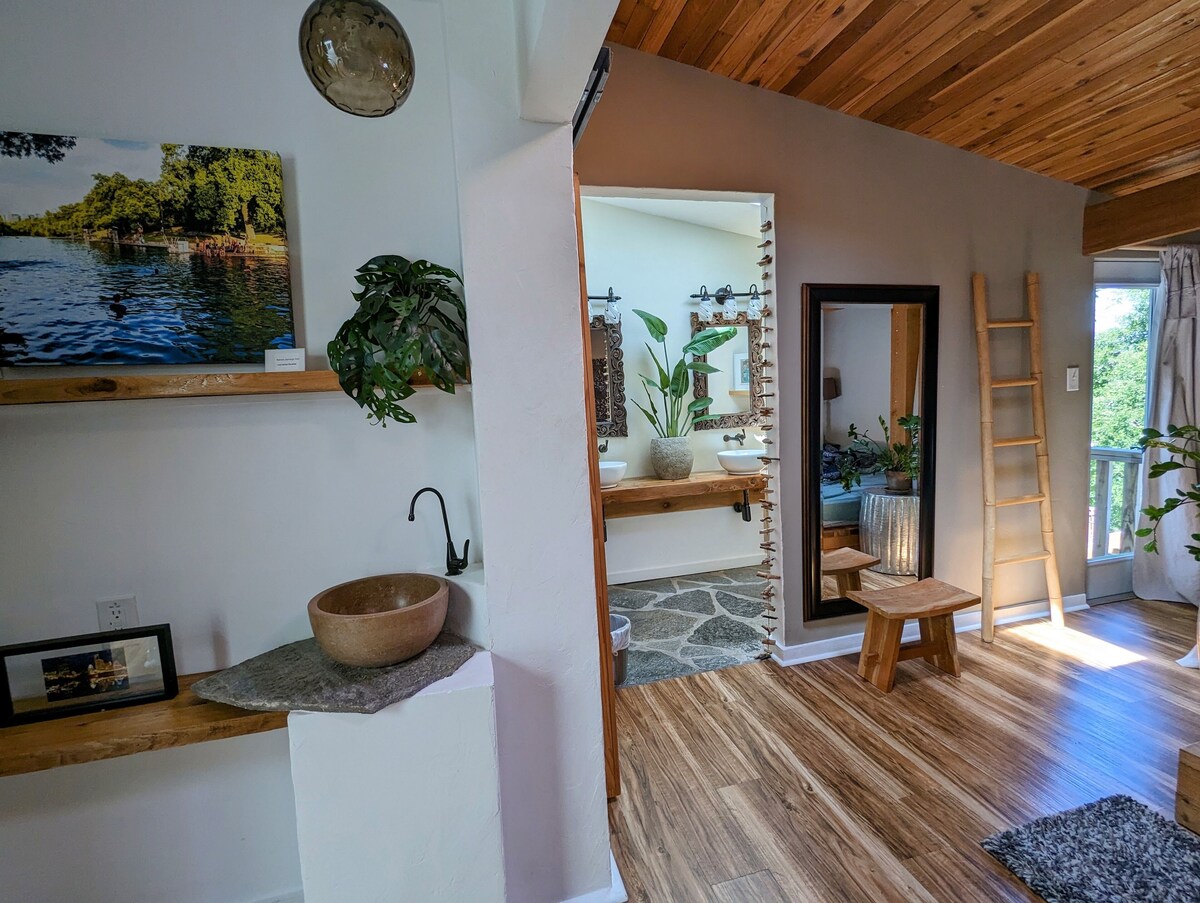 Photo 80 of Glass Treehouse WINTER EXOTIC--KAYAK-SUP/Bike/Hike/POOL-LAKE-RIVER-GARDENS-FOOD