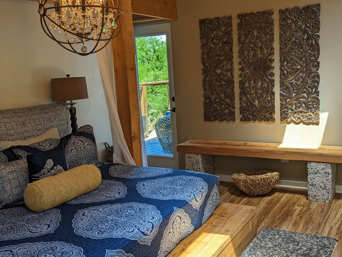 Photo 79 of Glass Treehouse WINTER EXOTIC--KAYAK-SUP/Bike/Hike/POOL-LAKE-RIVER-GARDENS-FOOD