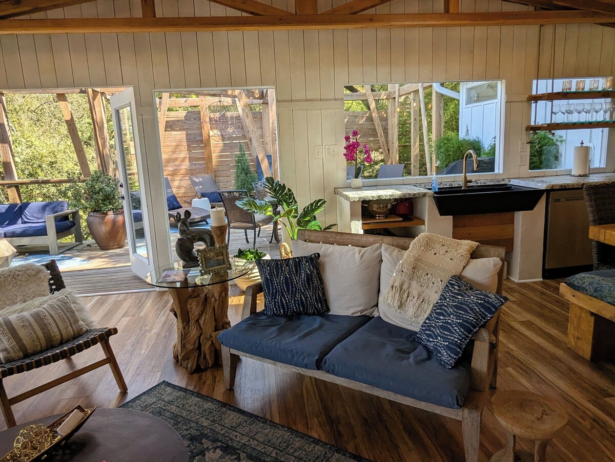 Photo 51 of Glass Treehouse WINTER EXOTIC--KAYAK-SUP/Bike/Hike/POOL-LAKE-RIVER-GARDENS-FOOD