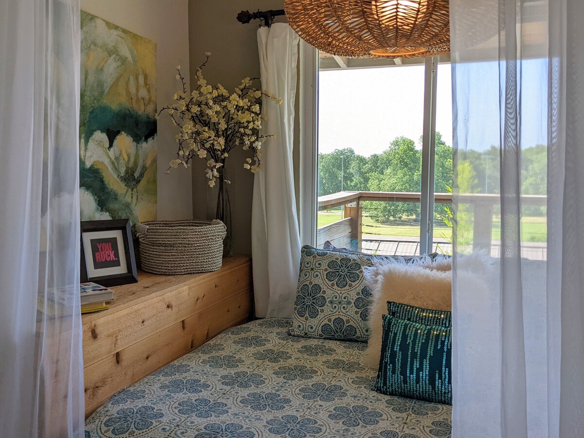 Photo 115 of Glass Treehouse WINTER EXOTIC--KAYAK-SUP/Bike/Hike/POOL-LAKE-RIVER-GARDENS-FOOD