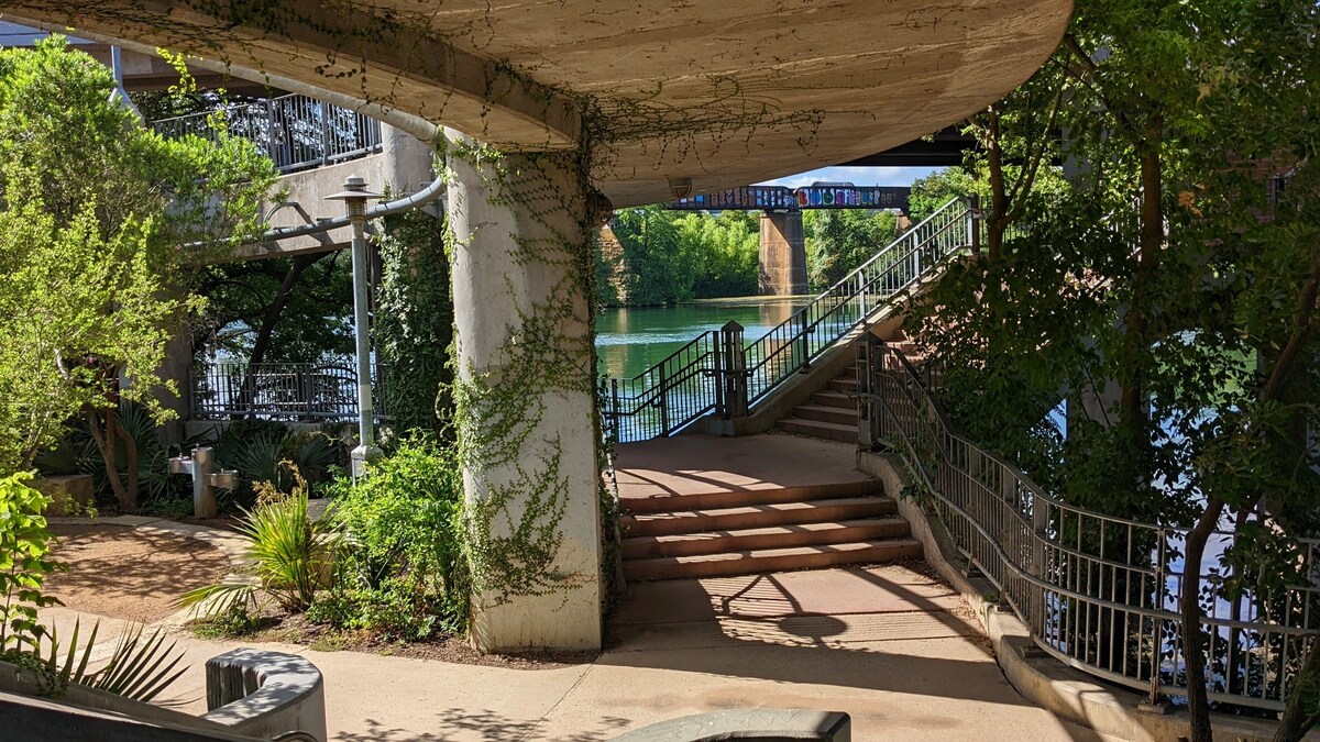 Photo 166 of Glass Treehouse WINTER EXOTIC--KAYAK-SUP/Bike/Hike/POOL-LAKE-RIVER-GARDENS-FOOD