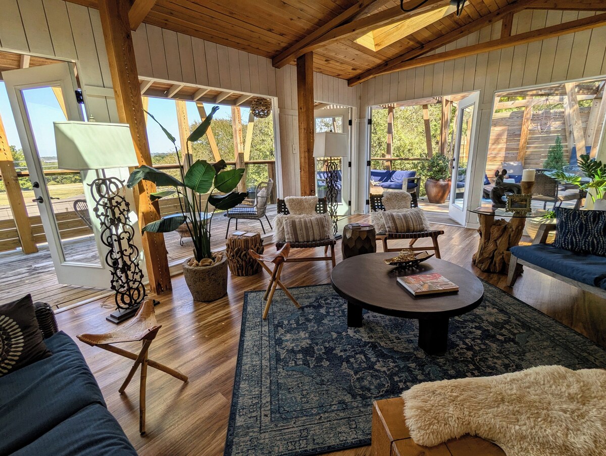 Photo 24 of Glass Treehouse WINTER EXOTIC--KAYAK-SUP/Bike/Hike/POOL-LAKE-RIVER-GARDENS-FOOD