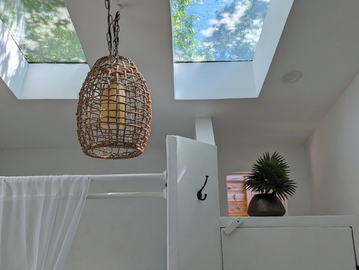 Photo 149 of Glass Treehouse WINTER EXOTIC--KAYAK-SUP/Bike/Hike/POOL-LAKE-RIVER-GARDENS-FOOD