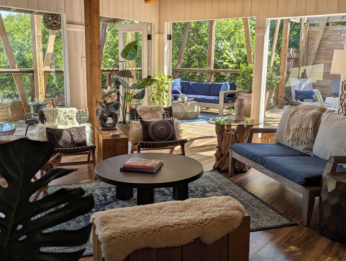 Photo 214 of Glass Treehouse WINTER EXOTIC--KAYAK-SUP/Bike/Hike/POOL-LAKE-RIVER-GARDENS-FOOD
