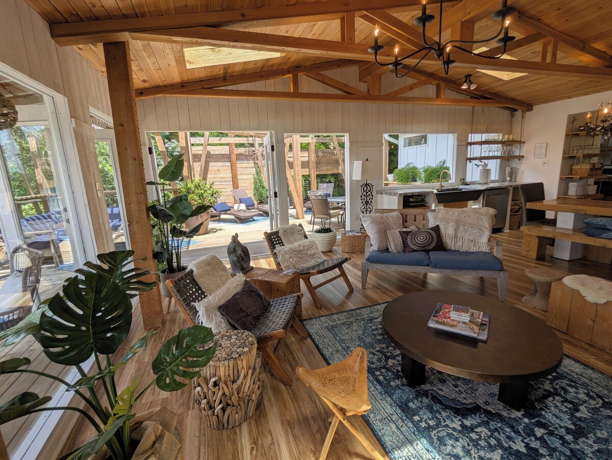 Photo 26 of Glass Treehouse WINTER EXOTIC--KAYAK-SUP/Bike/Hike/POOL-LAKE-RIVER-GARDENS-FOOD