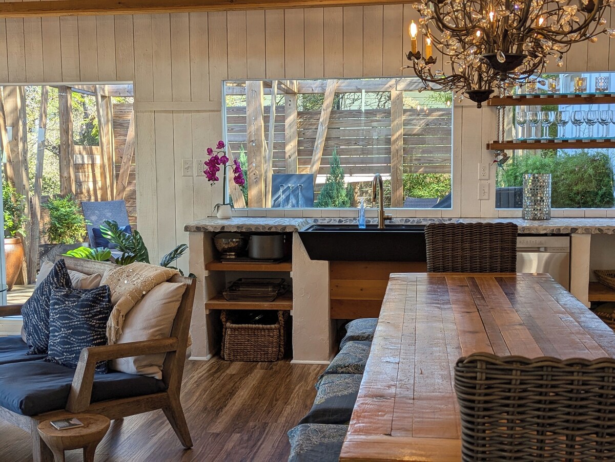 Photo 48 of Glass Treehouse WINTER EXOTIC--KAYAK-SUP/Bike/Hike/POOL-LAKE-RIVER-GARDENS-FOOD