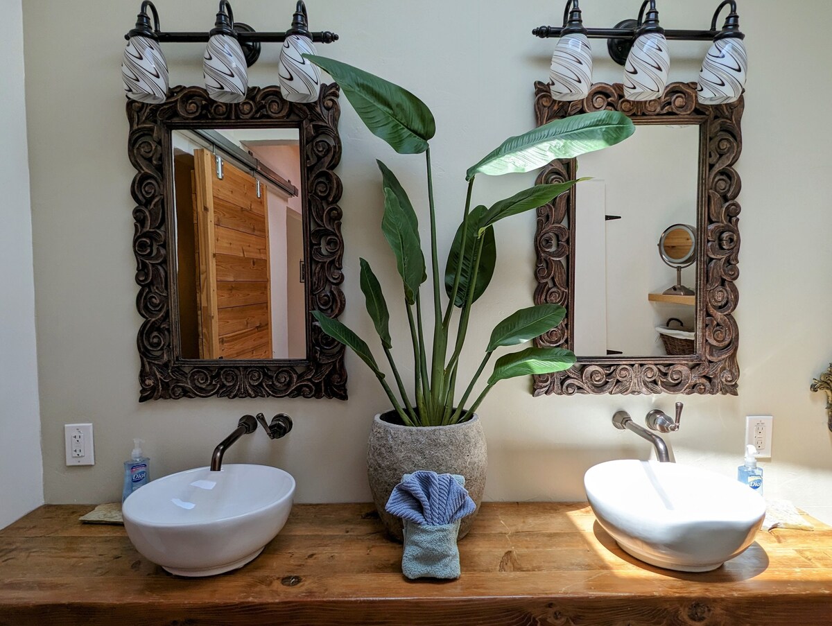 Photo 14 of Glass Treehouse WINTER EXOTIC--KAYAK-SUP/Bike/Hike/POOL-LAKE-RIVER-GARDENS-FOOD