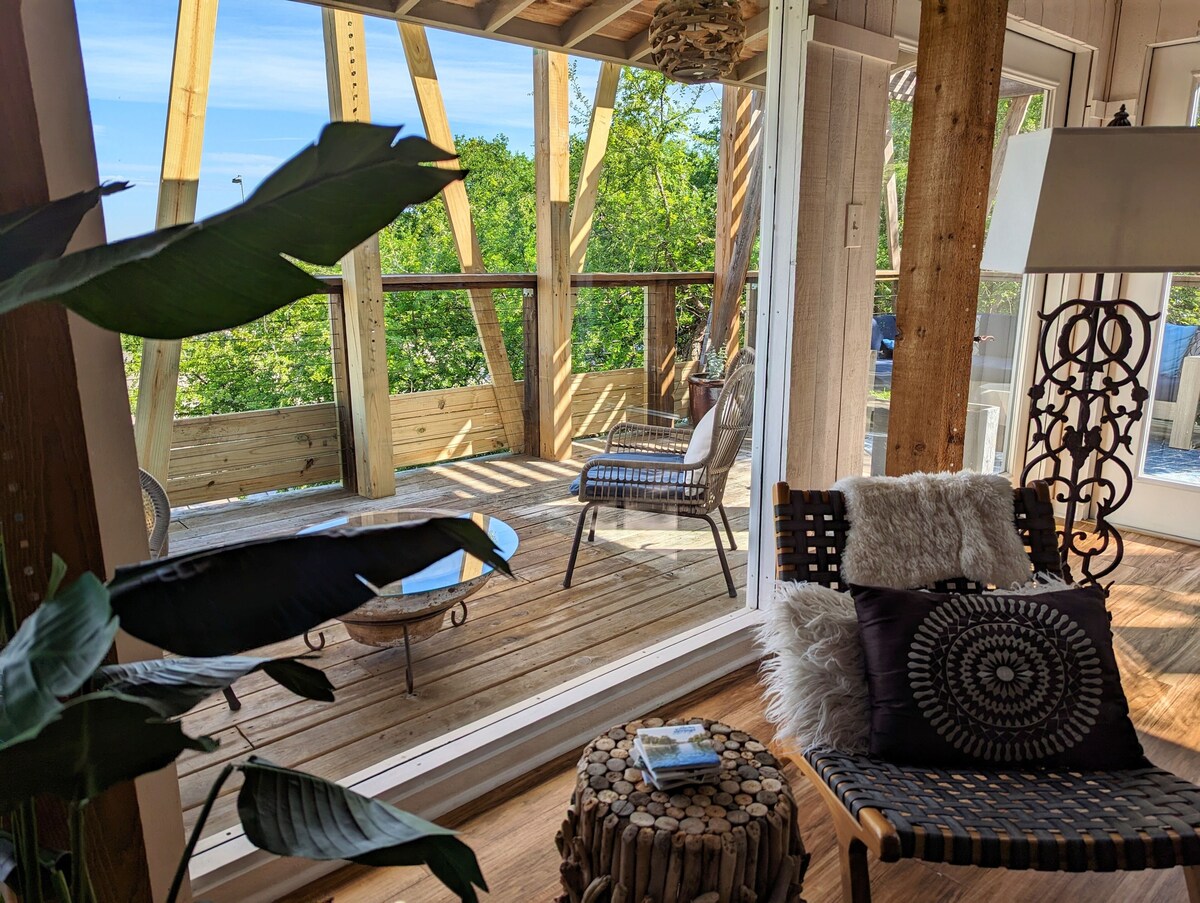 Photo 96 of Glass Treehouse WINTER EXOTIC--KAYAK-SUP/Bike/Hike/POOL-LAKE-RIVER-GARDENS-FOOD
