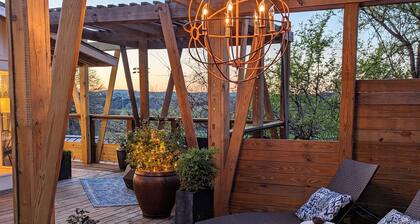 Glass Treehouse W/ Views-EPIC POOL-Kayak-SUP-HIKES-Restaurants ,Airy Exotic vibe