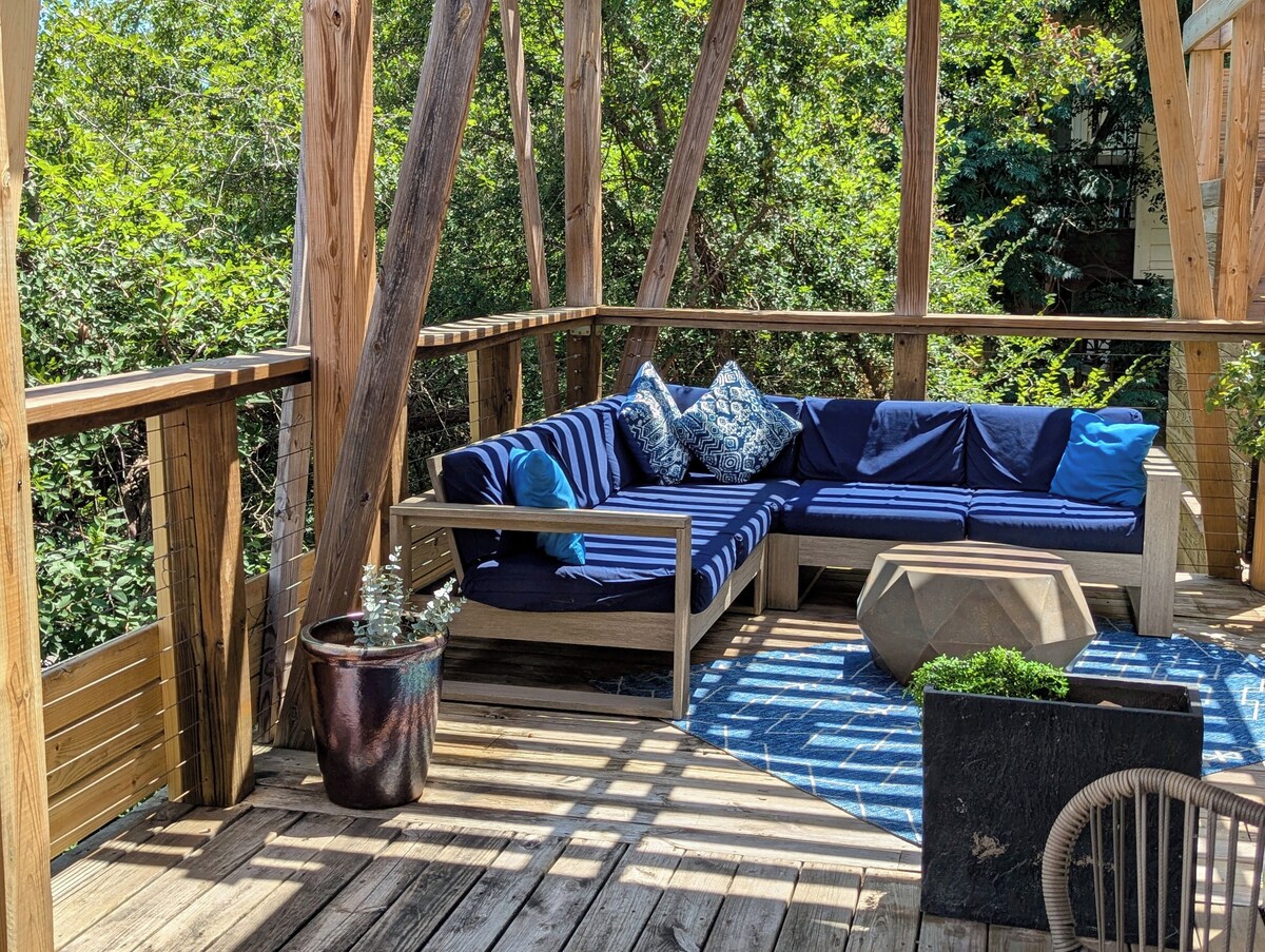 Photo 195 of Glass Treehouse WINTER EXOTIC--KAYAK-SUP/Bike/Hike/POOL-LAKE-RIVER-GARDENS-FOOD