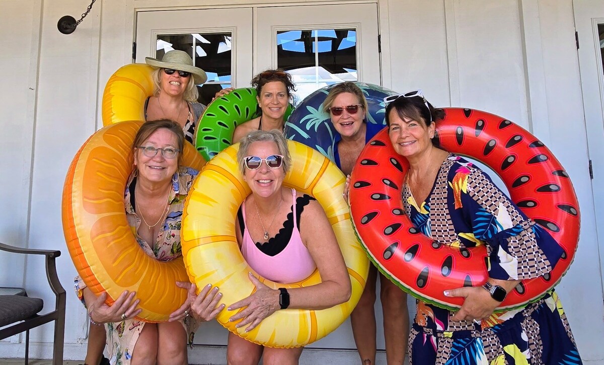 Photo 22 of Glass Treehouse WINTER EXOTIC--KAYAK-SUP/Bike/Hike/POOL-LAKE-RIVER-GARDENS-FOOD