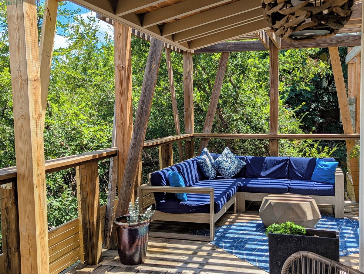 Photo 71 of Glass Treehouse WINTER EXOTIC--KAYAK-SUP/Bike/Hike/POOL-LAKE-RIVER-GARDENS-FOOD