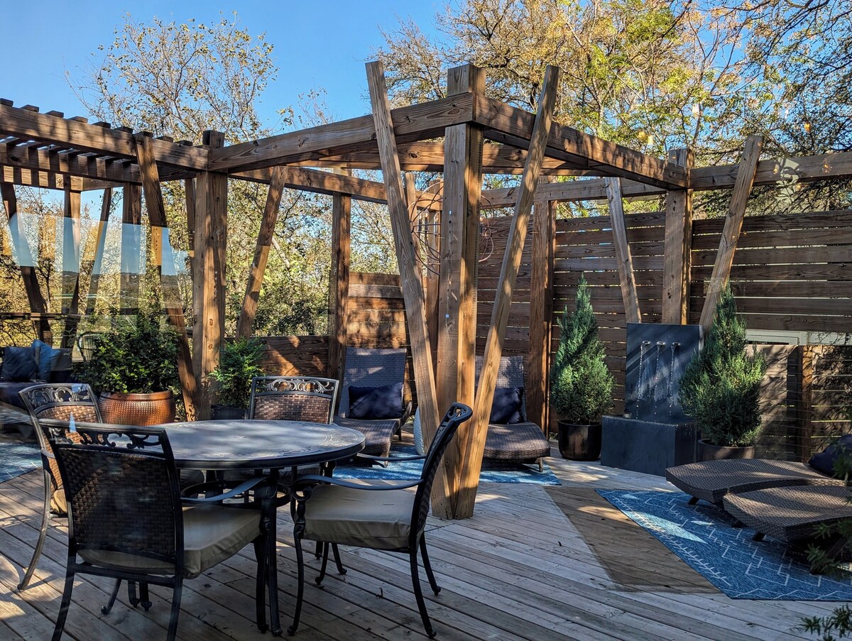 Photo 39 of Glass Treehouse WINTER EXOTIC--KAYAK-SUP/Bike/Hike/POOL-LAKE-RIVER-GARDENS-FOOD