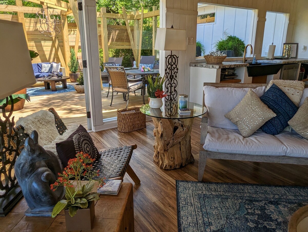 Photo 187 of Glass Treehouse WINTER EXOTIC--KAYAK-SUP/Bike/Hike/POOL-LAKE-RIVER-GARDENS-FOOD