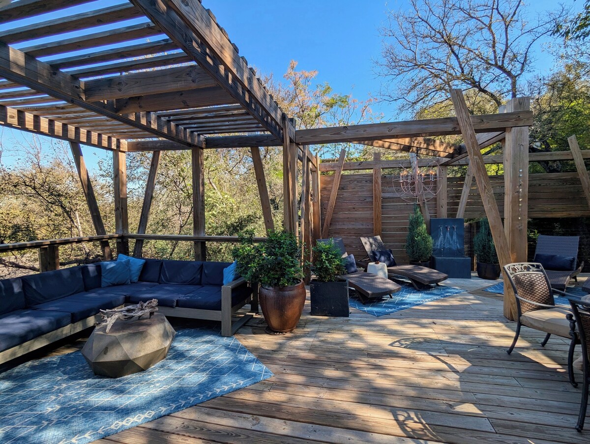 Photo 10 of Glass Treehouse WINTER EXOTIC--KAYAK-SUP/Bike/Hike/POOL-LAKE-RIVER-GARDENS-FOOD