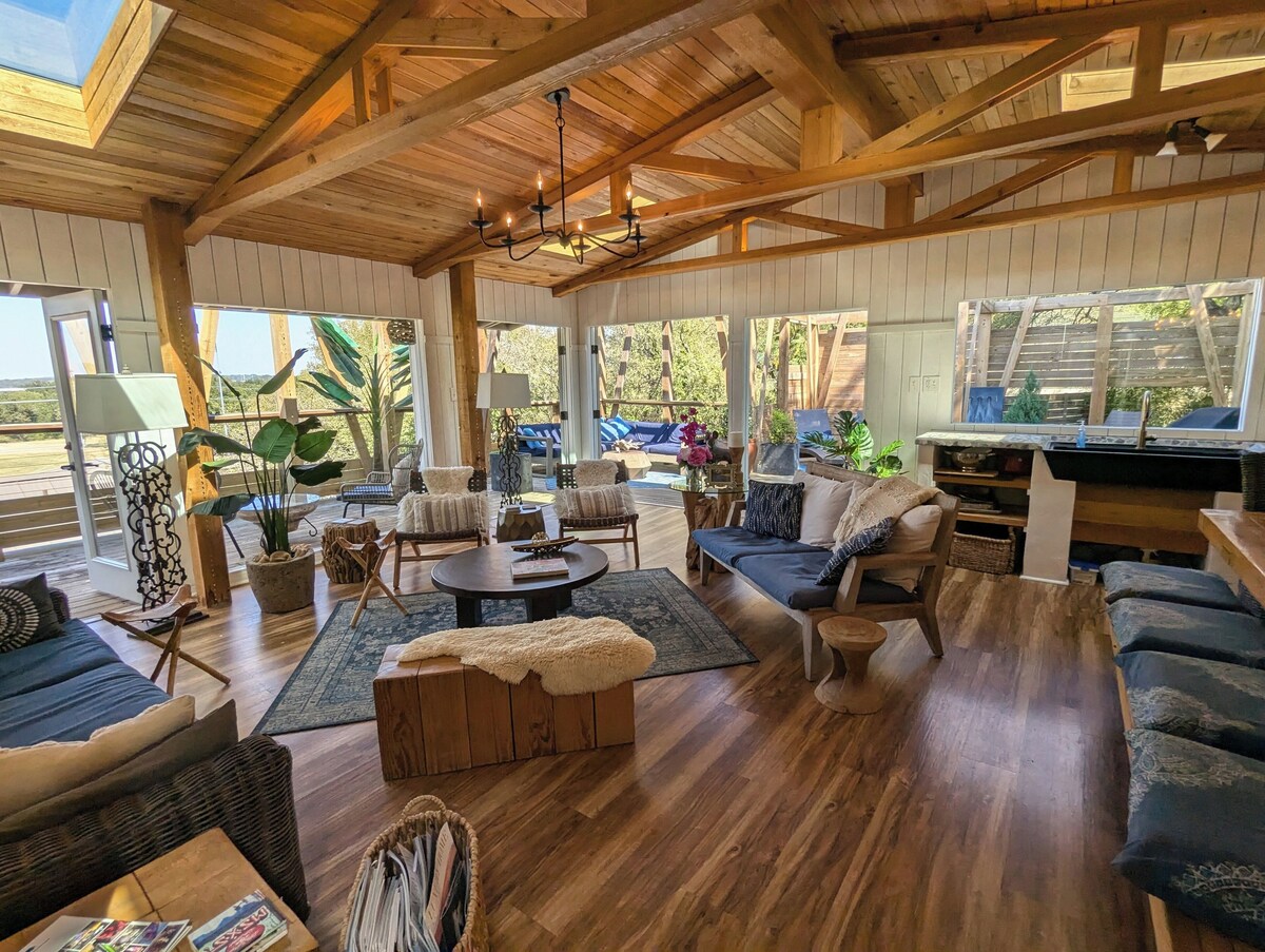 Photo 7 of Glass Treehouse WINTER EXOTIC--KAYAK-SUP/Bike/Hike/POOL-LAKE-RIVER-GARDENS-FOOD