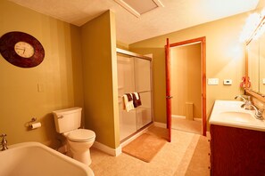 Bathtub, hair dryer, towels, soap - Private Mohican Riverfront - Popular Location/Loved by Guests (Loudonville)