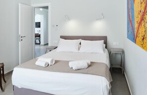 3 habitaciones, caja de seguridad en la habitación y escritorio 