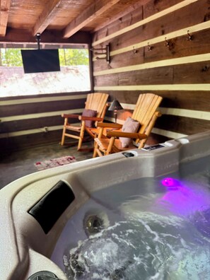 Indoor spa tub