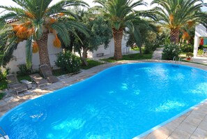 Outdoor pool - Houdis House - A cheerful family house in the Peloponnese (Paralio Astros)