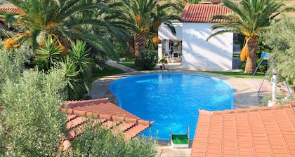 Houdis House - A cheerful family house in the Peloponnese